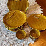 Service of 8 asparagus plates and its 2 sauce boats Gien 1960