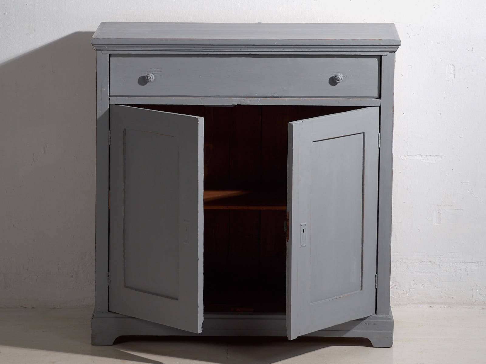 Small antique two-door chest of drawers (circa 1920) #14