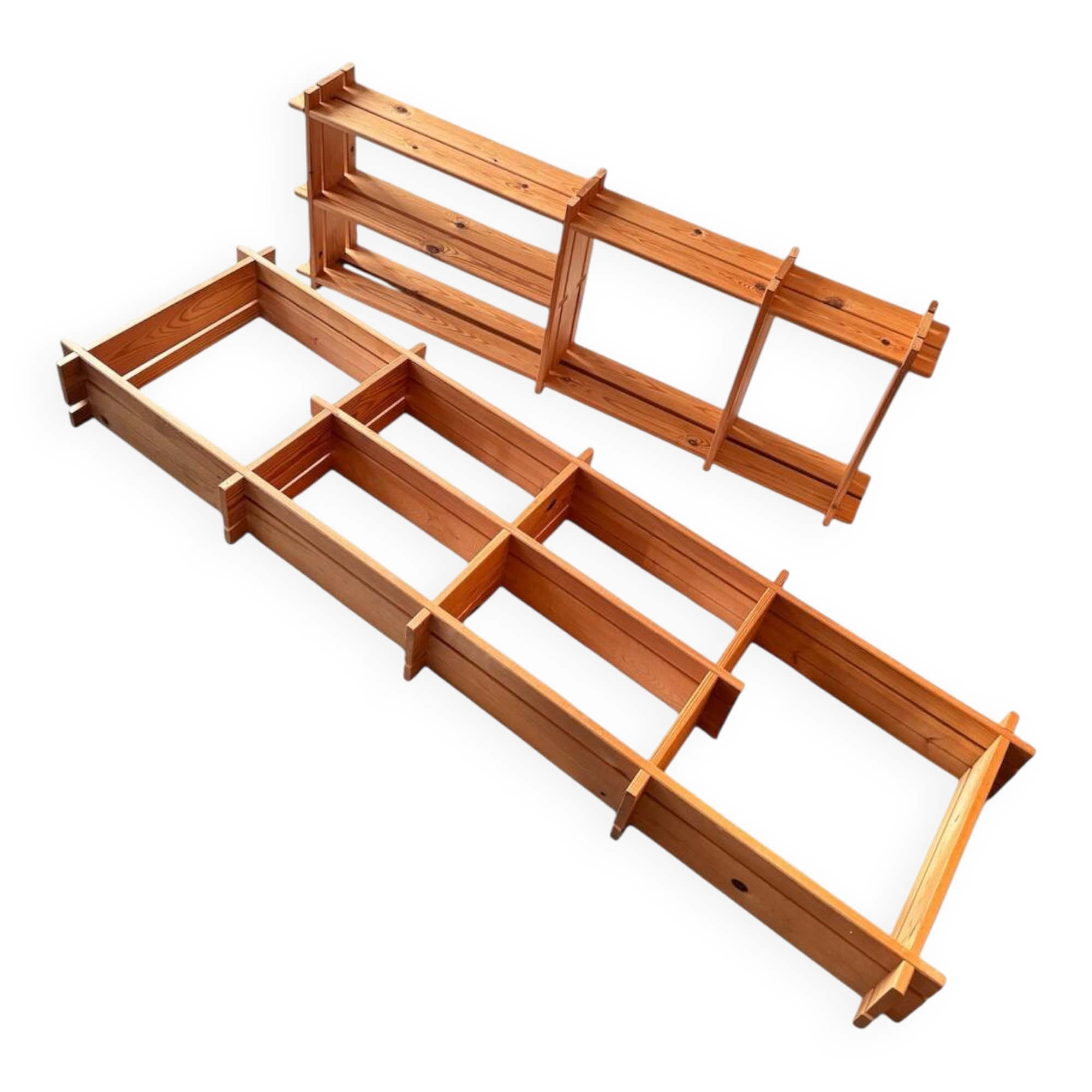 Lot de deux étagères en bois (pin) murales