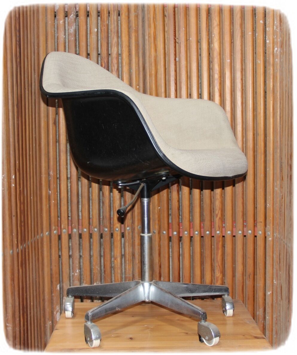 Armchair by Charles & Ray Eames for Herman Miller