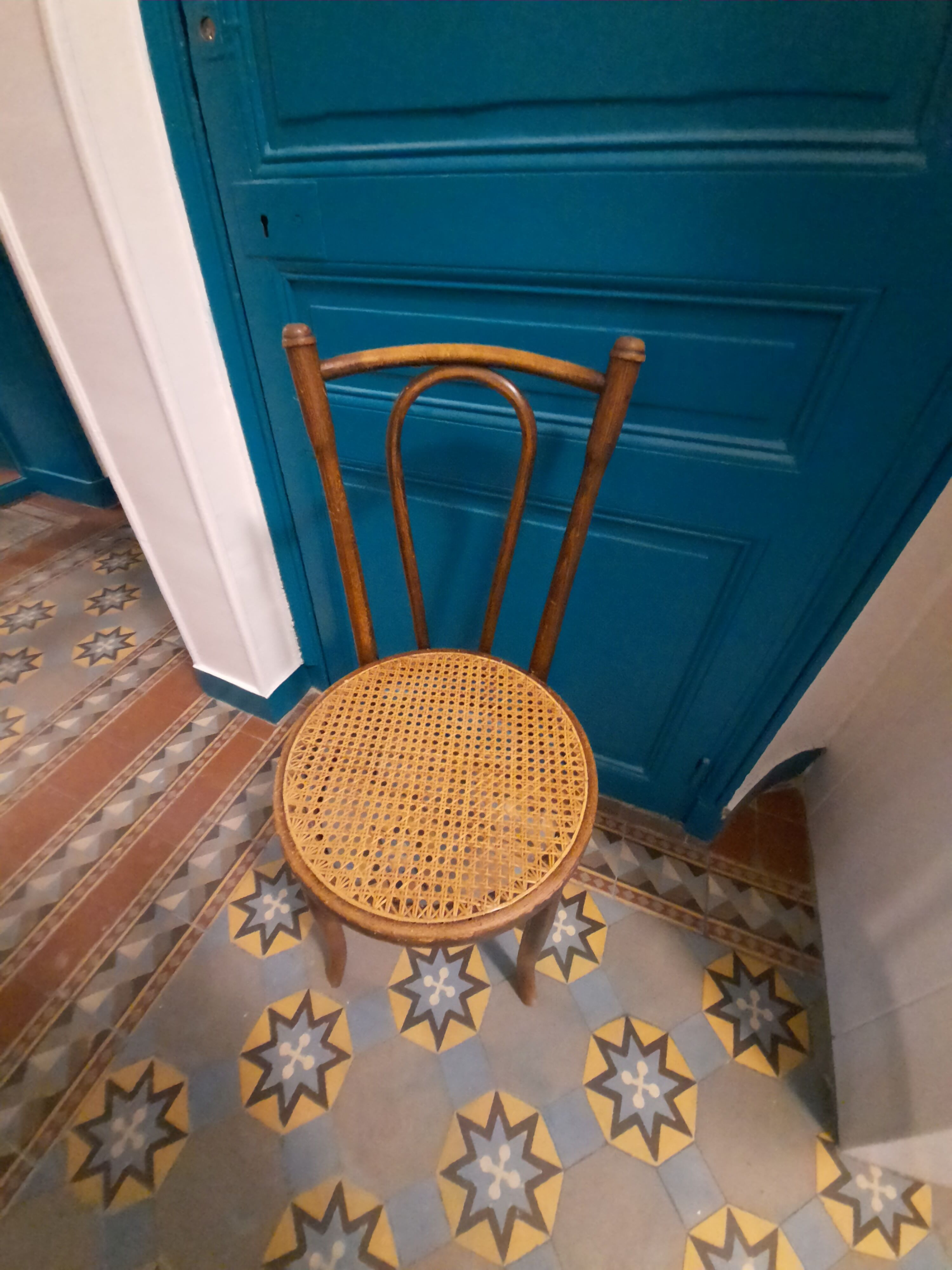 Canning bistro chair