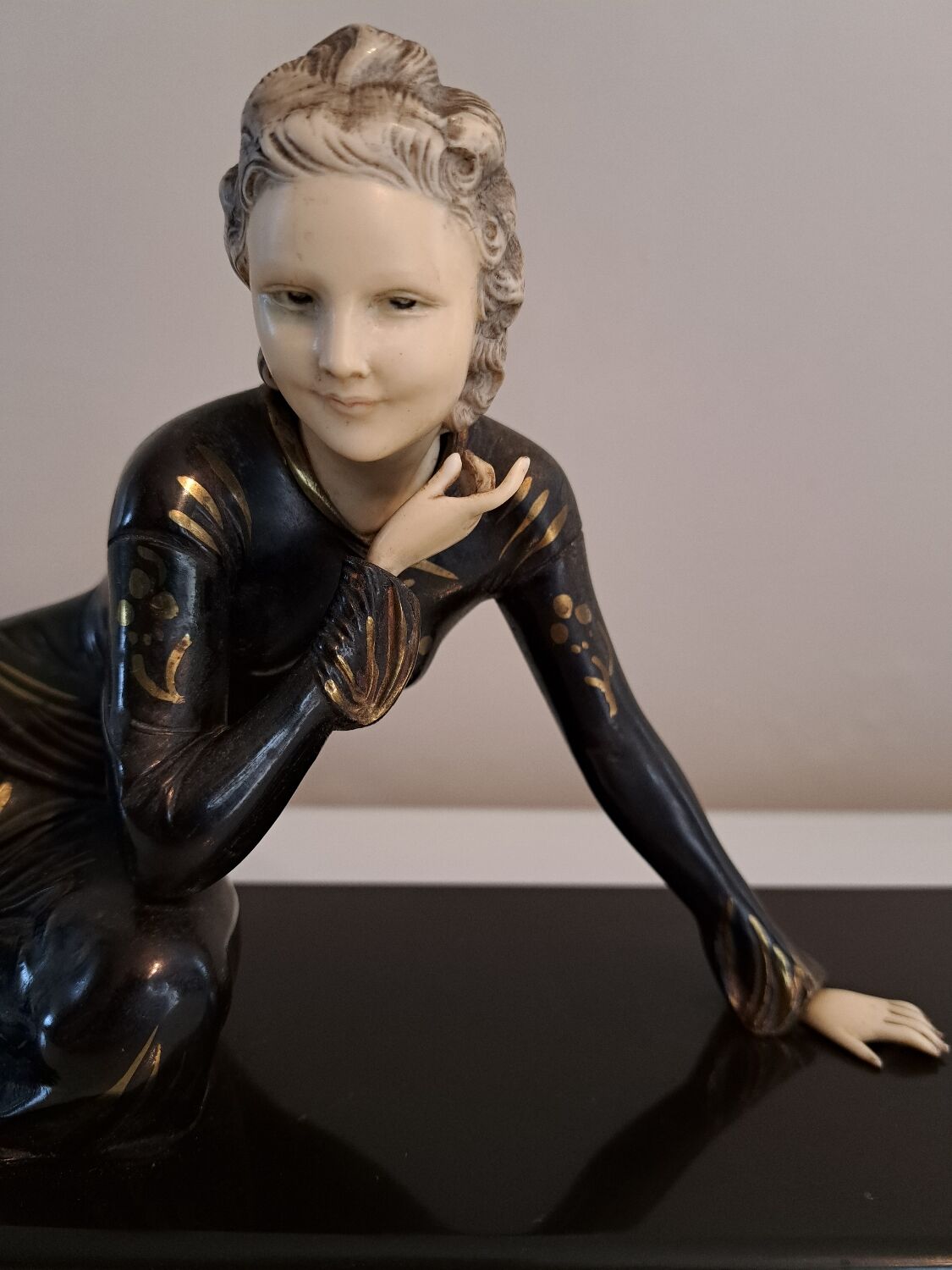 Chryselephantine sculpture signed Meneville