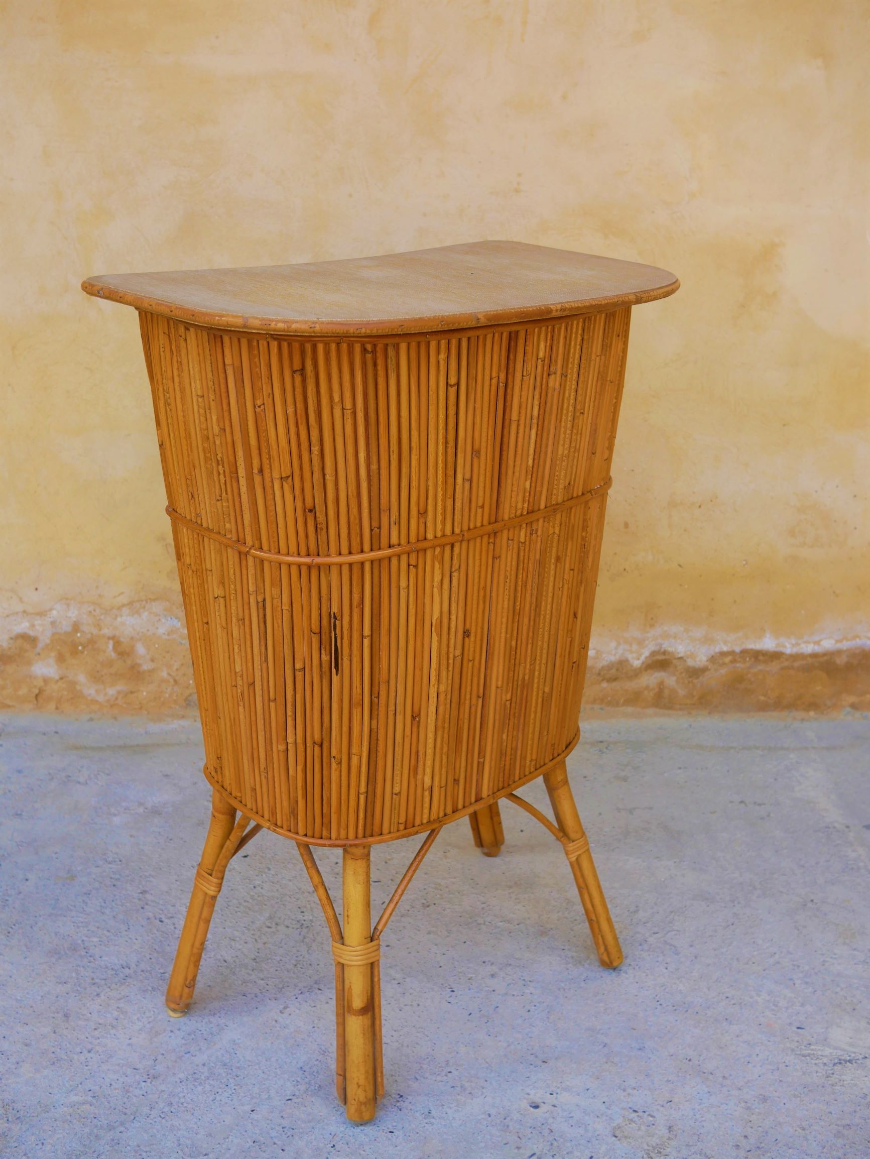 Bar en rotin vintage