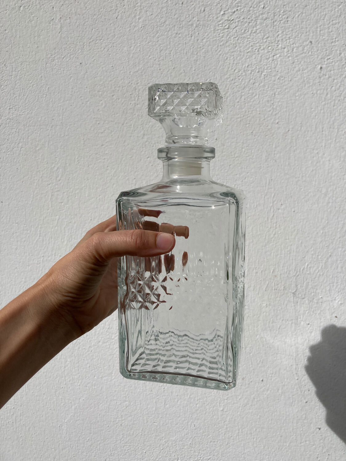 Glass whiskey decanter