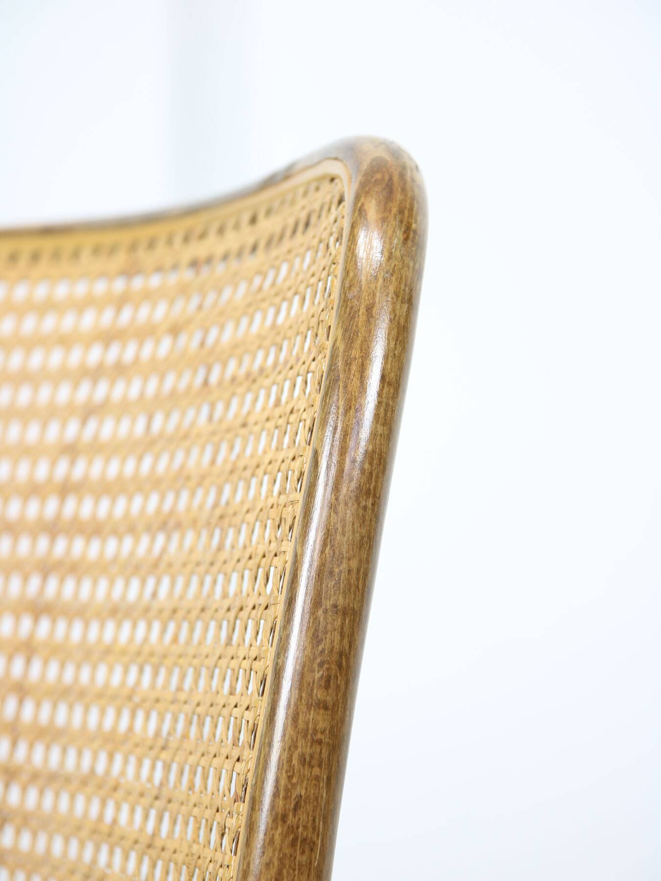 Chaises vintage n°811 en bois courbé, lot de 4