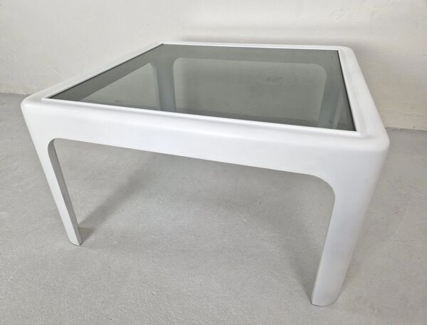 Table basse Peter Ghyczy pour la collection Horn, années 1960.