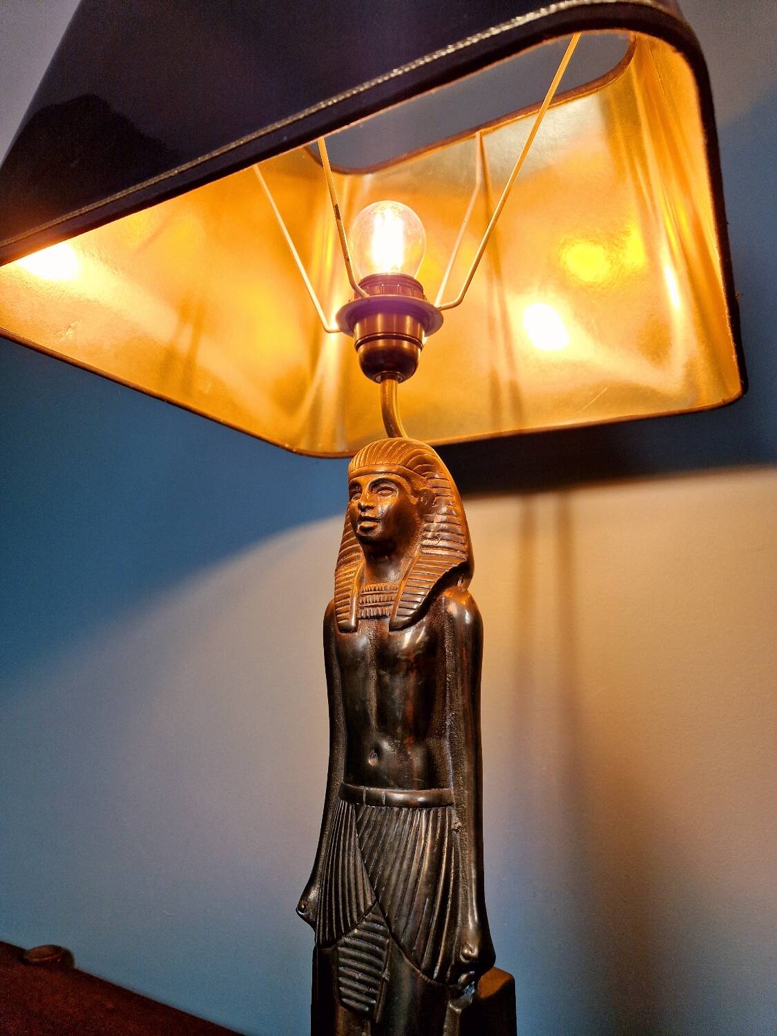 Egyptian table lamp, Hollywood Regency style, 1970
