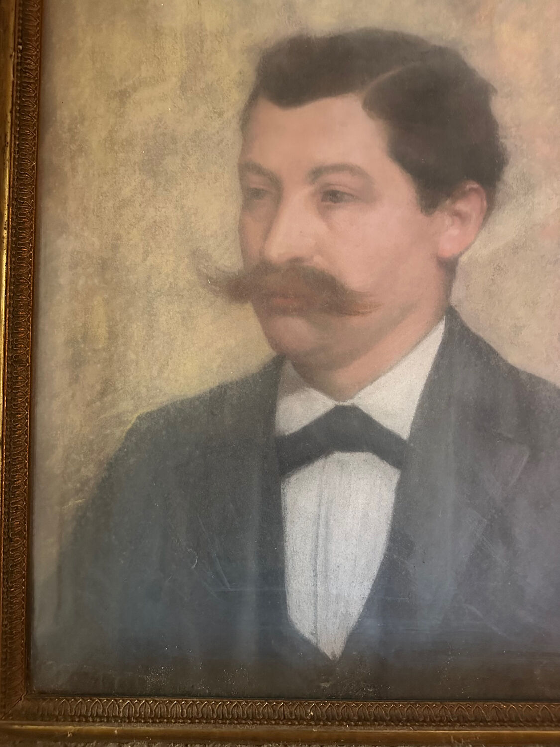 Portrait of a man with a moustache – Original 19th-century pastel – Stucco frame