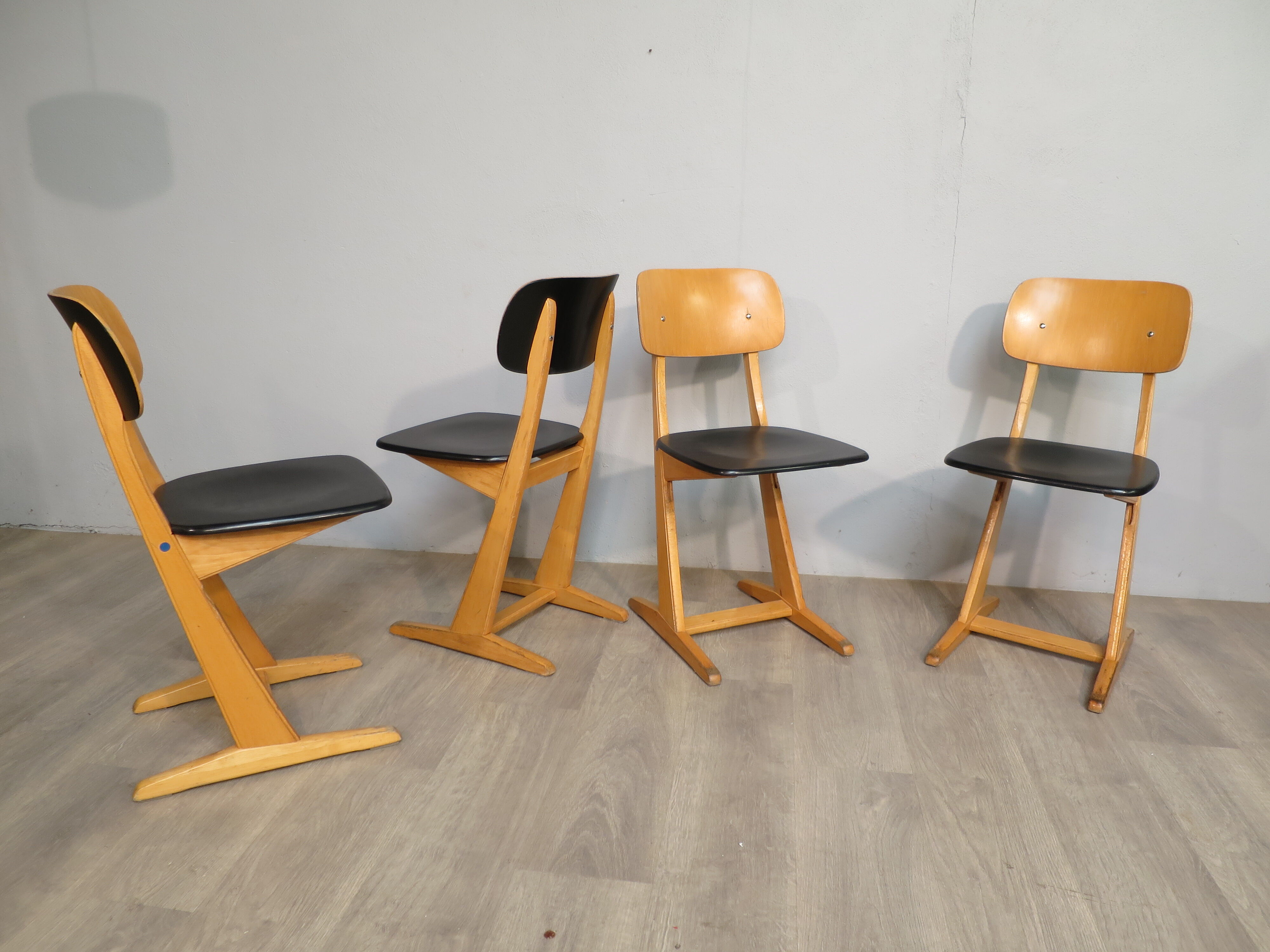 Set of 4 casala chairs 60 adult