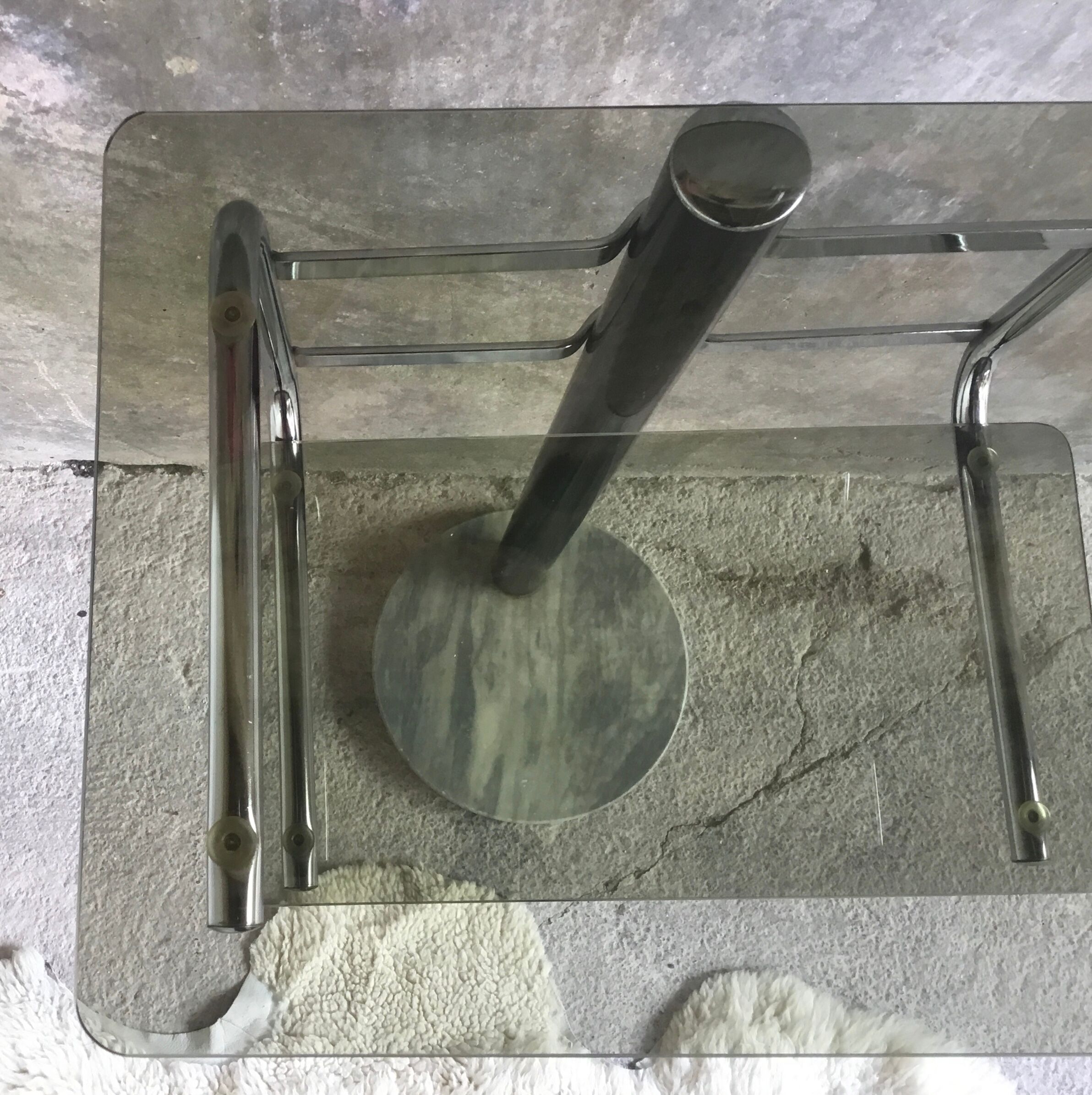 Fifth wheel or sofa end - smoked glasses and marble foot - design 1970