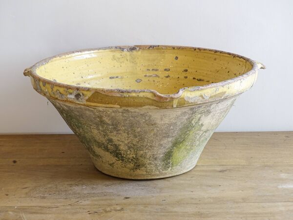 Bol Tian ancien avec glaçure jaune
