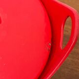 Red enamelled cast iron pot in mid-century style with teak handle by Timo Sarpaneva for Rosenlew of Finland, 1960s.