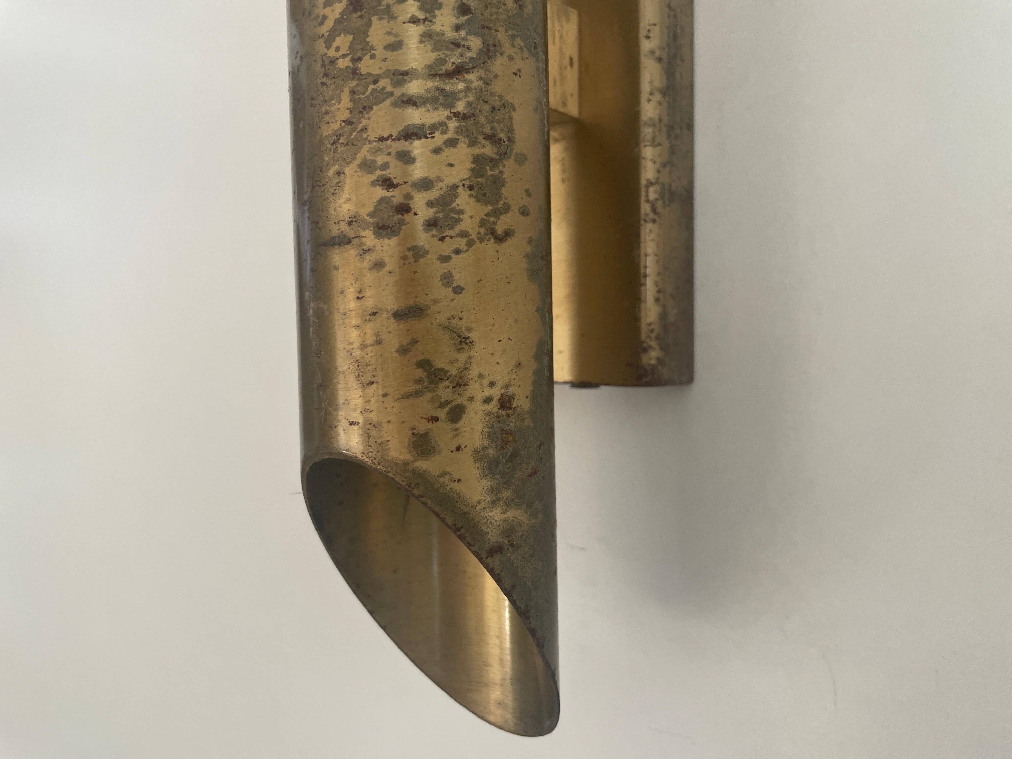 Pair of brass wall lights with Italian mid-century design, 1960, Italy.