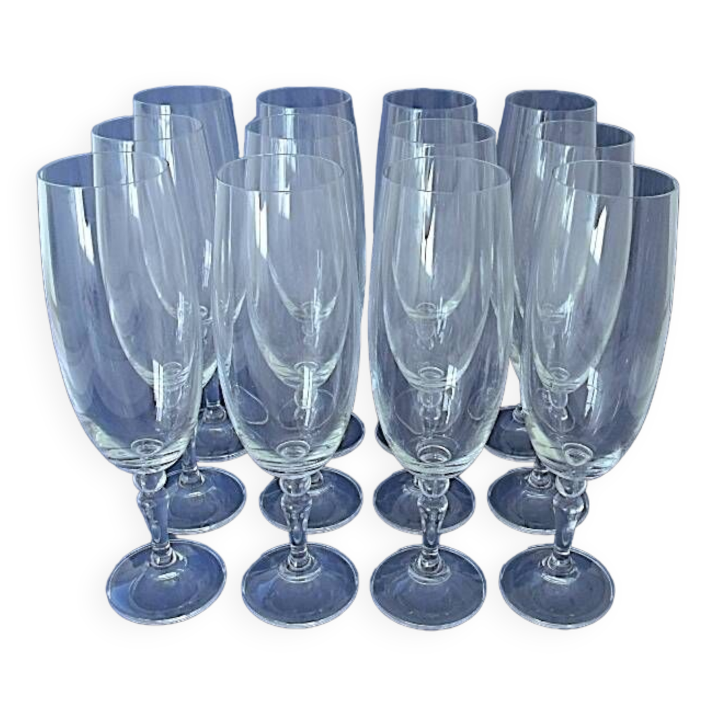 Suite of twelve 12 champagne flutes in colorless crystal