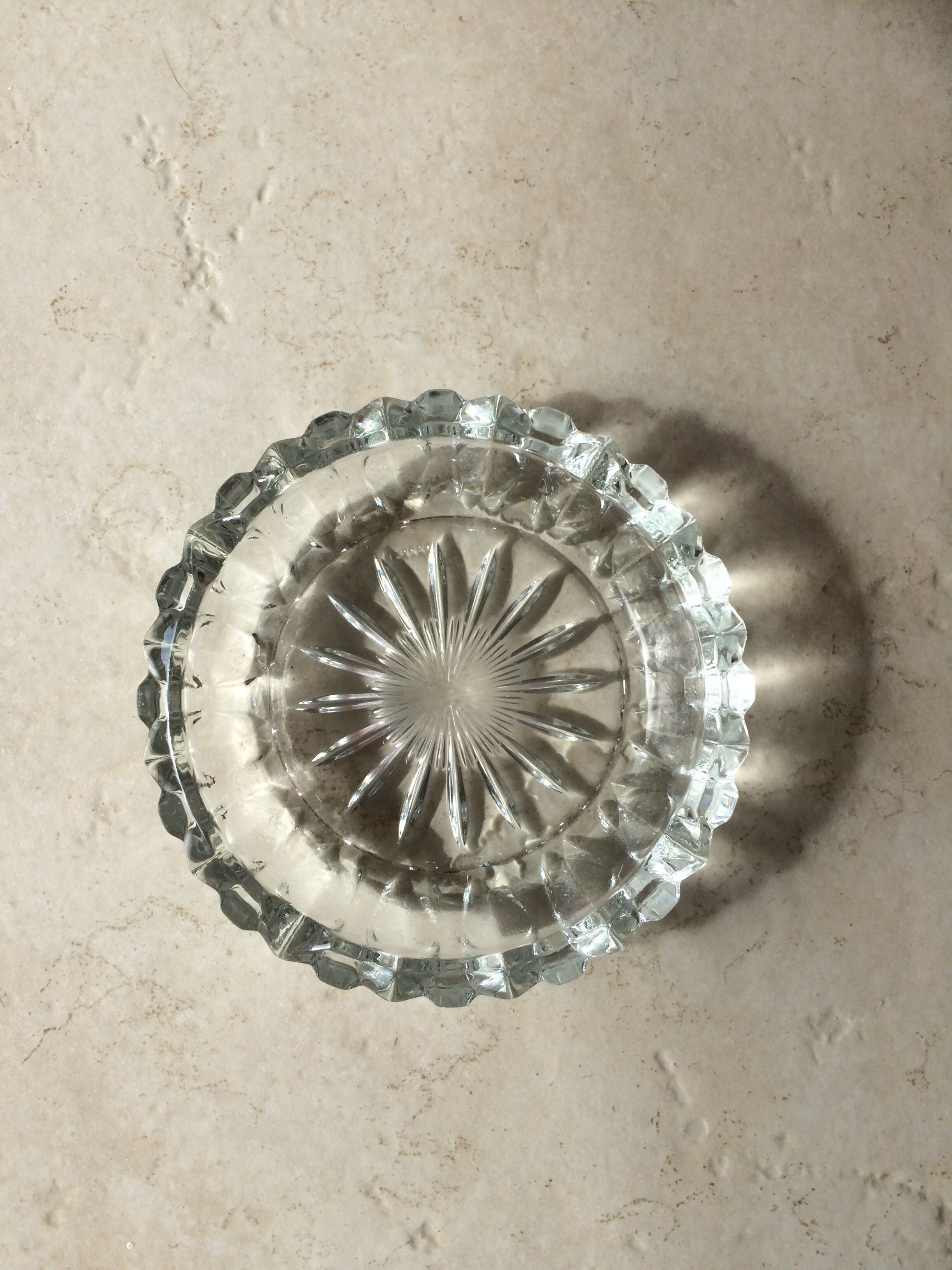 1930s art deco ashtray in chiseled crystal