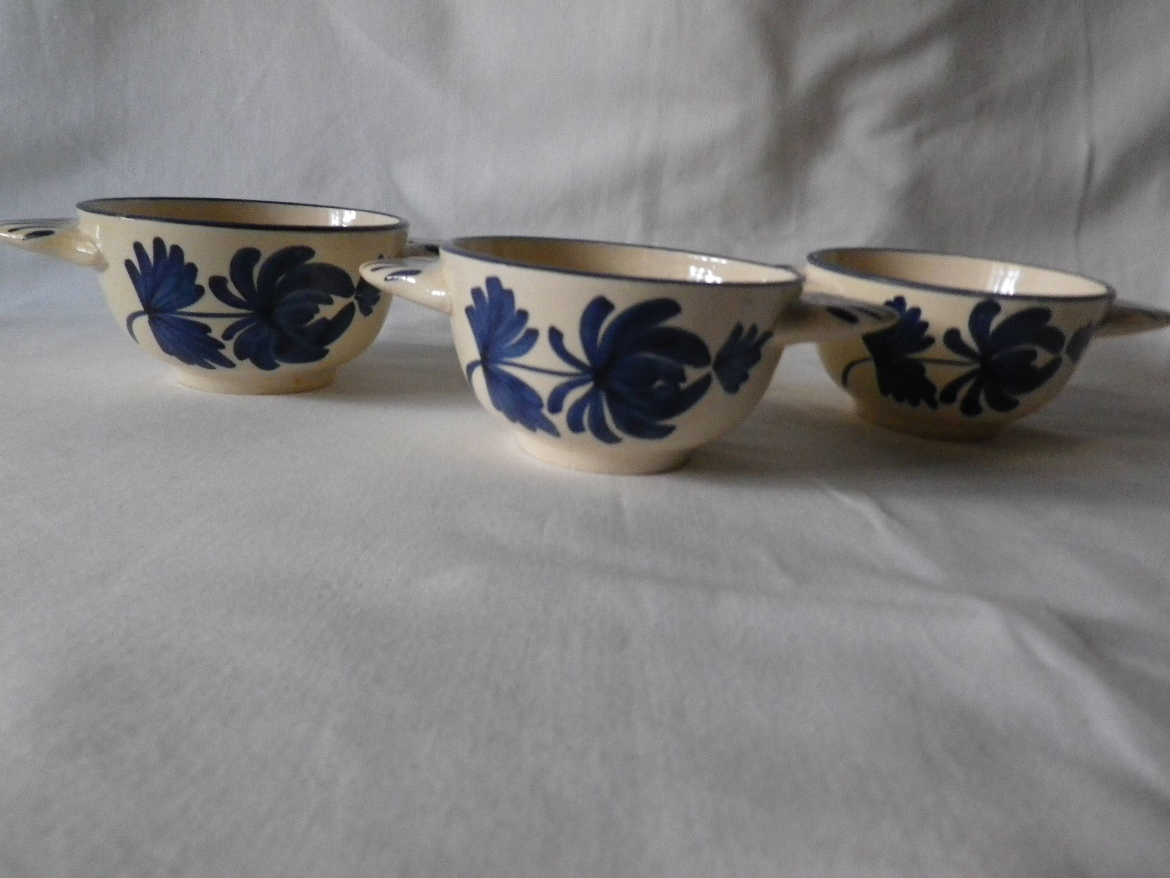 set of 3 small eared bowl