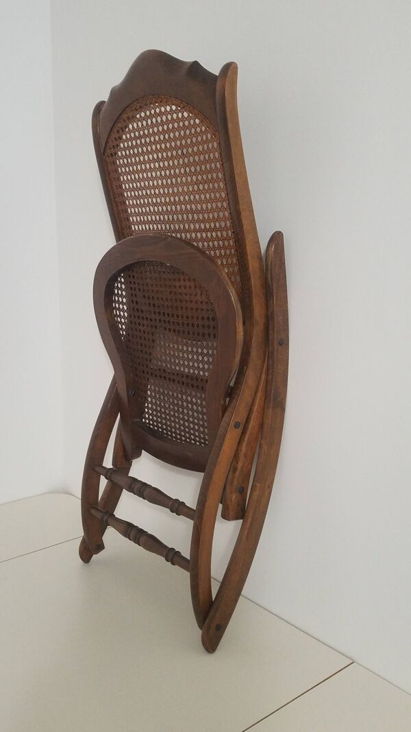 Fauteuil à bascule en cannage vintage