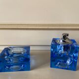 Cendrier et briquet rechargeable en verre bleu design vintage 1970