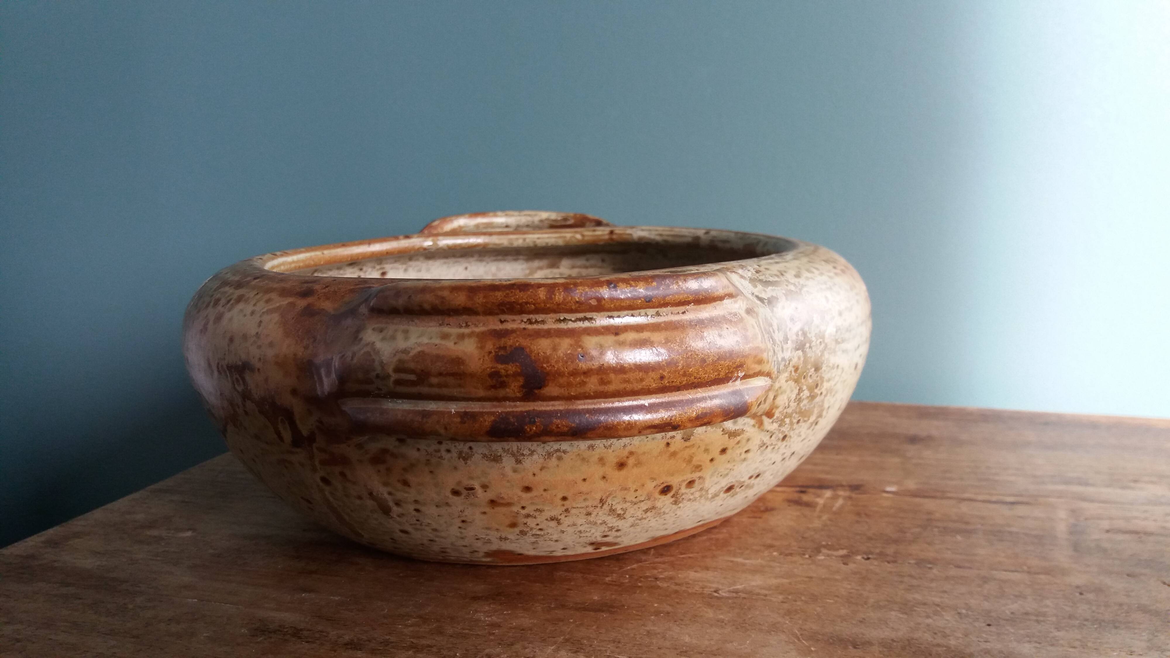 Plat légumier soupière en grès de Puisaye signé Jean-Pierre Prud’homme