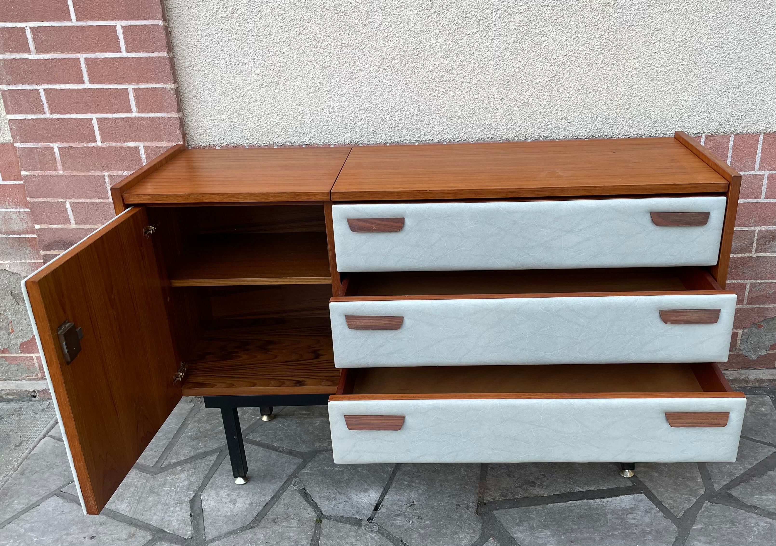 Sideboard brand Regy