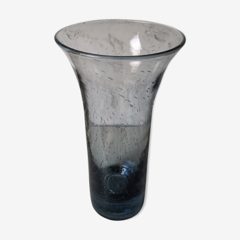 Vase en verre soufflé et bullé