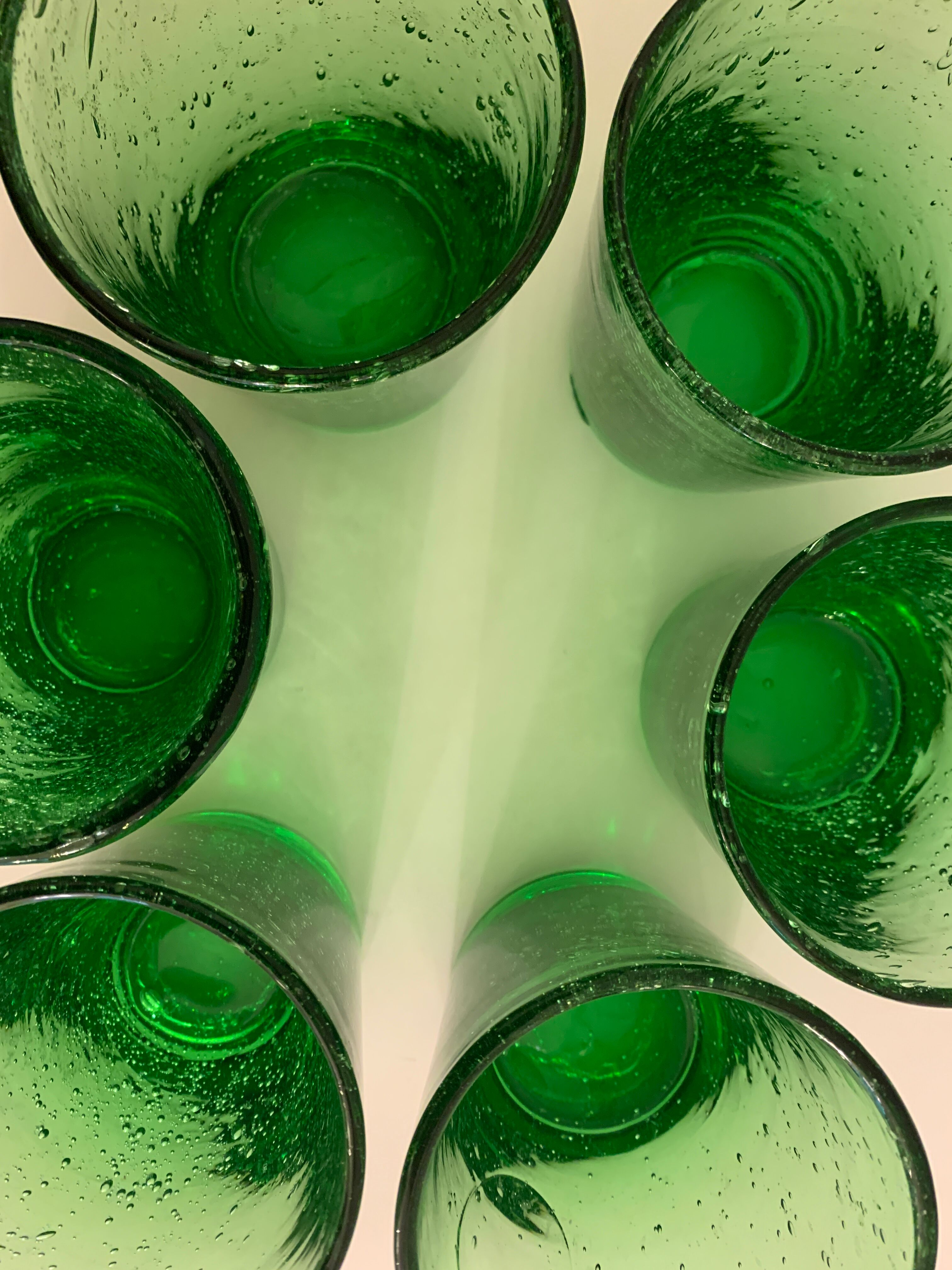 6 green whiskey glasses, bubbles and Biot soufflés