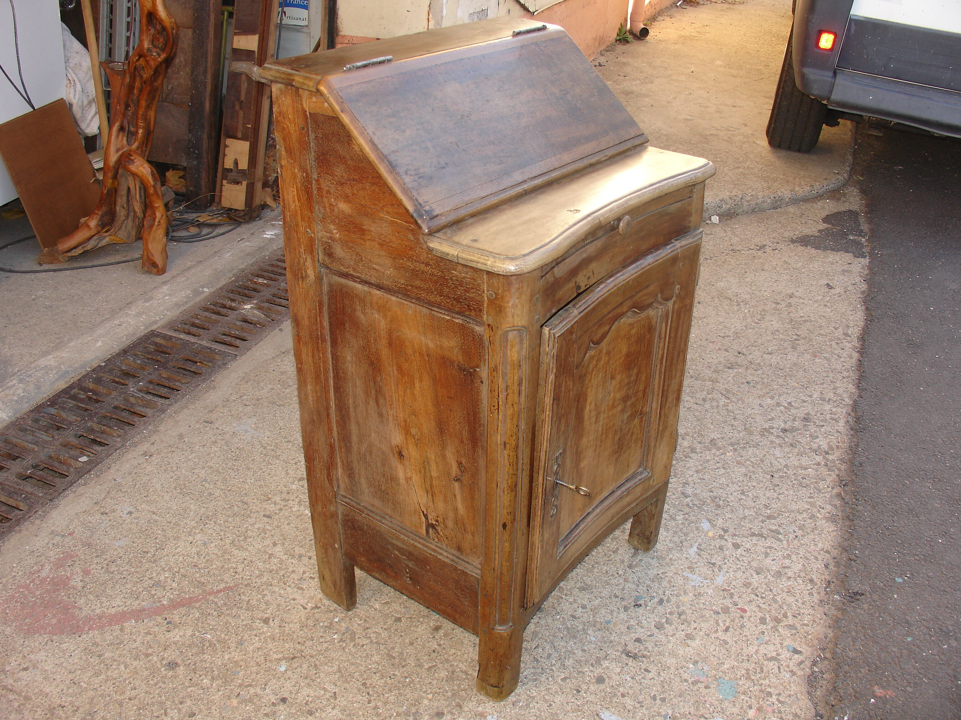 Scriban time Louis XIV Walnut