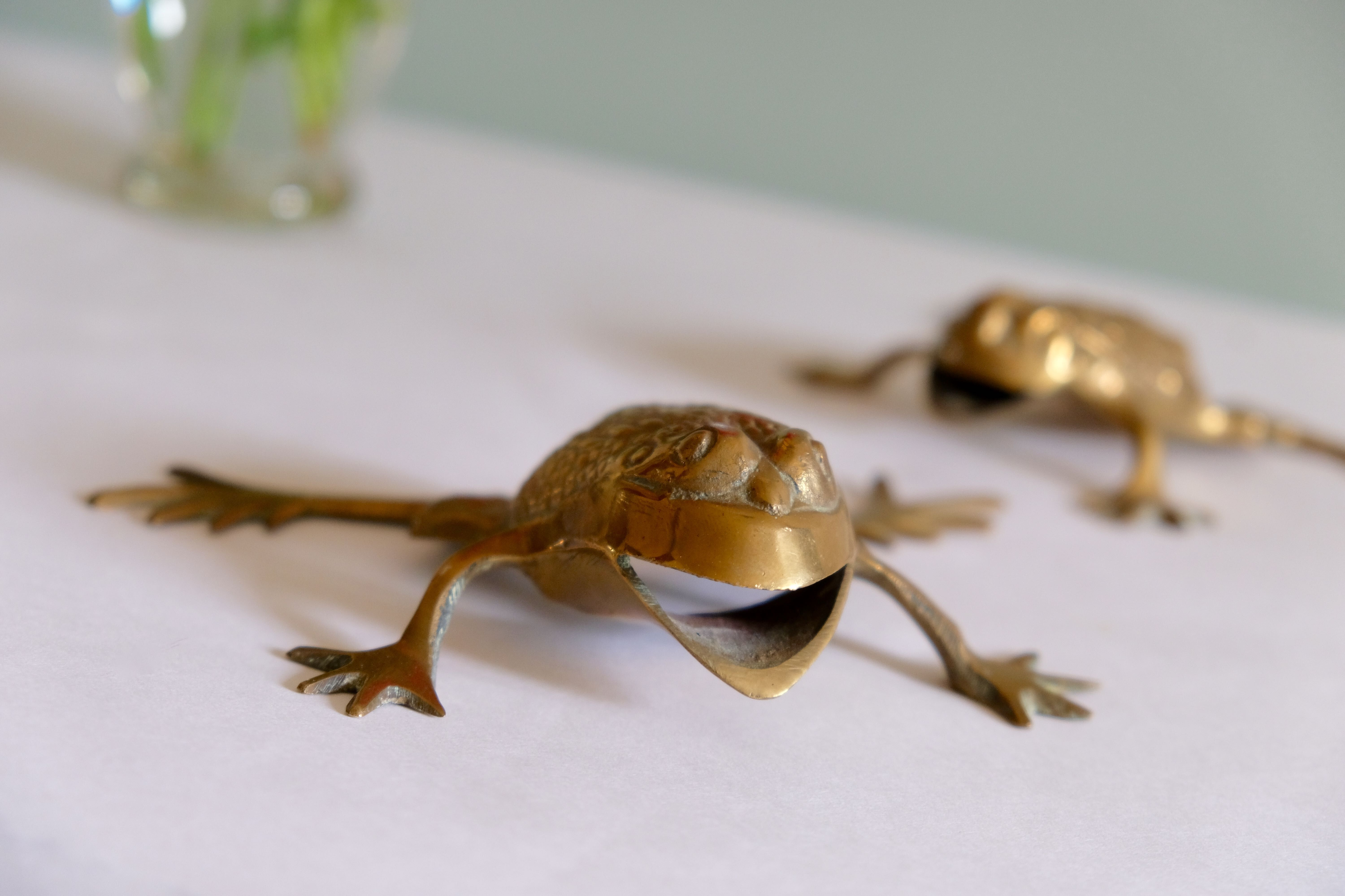 Frog brass  vintage
