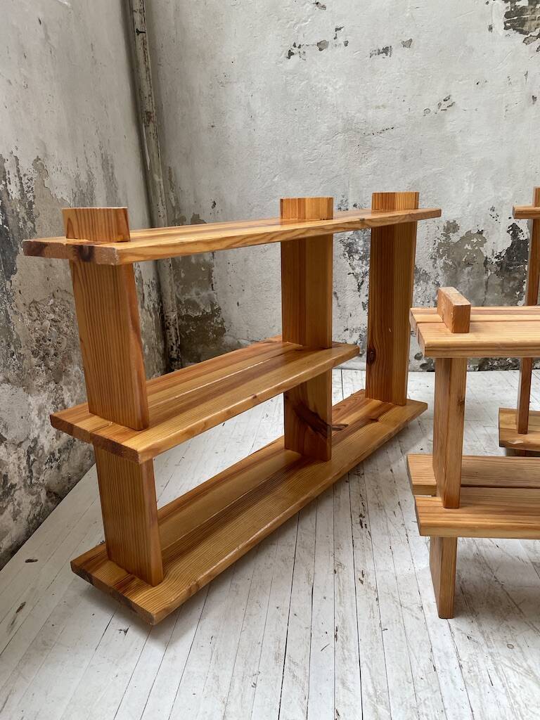 Trio d'étagères constructivistes en pin style Regain