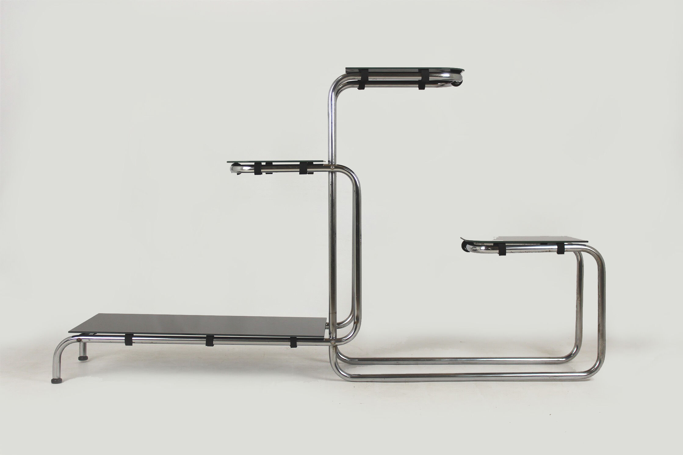 Bauhaus chromed tubular steel shelf, 1940s