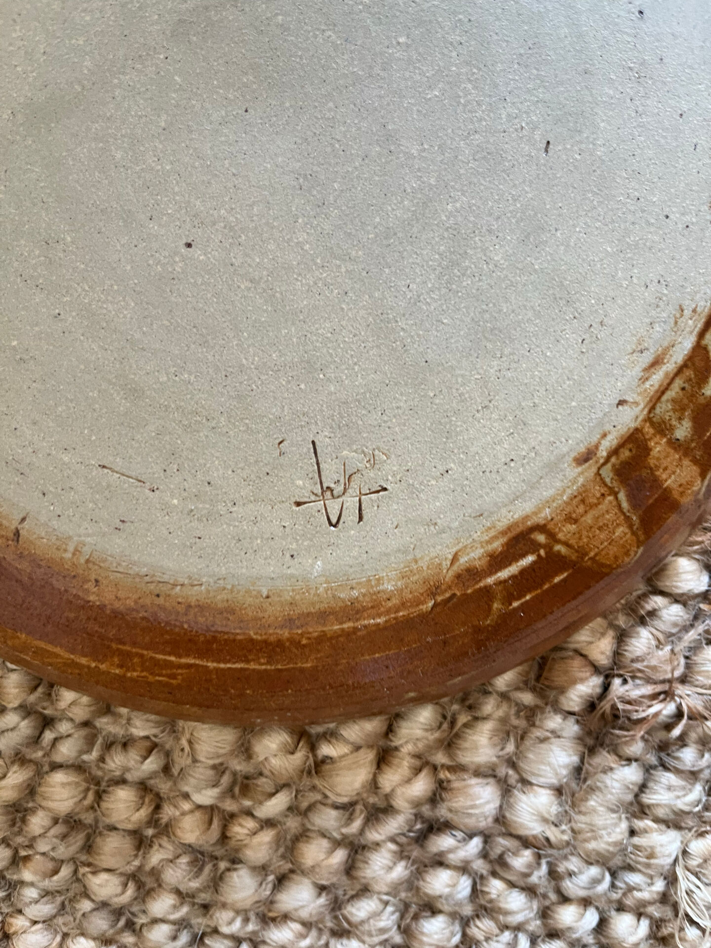 6 flat plates in stoneware