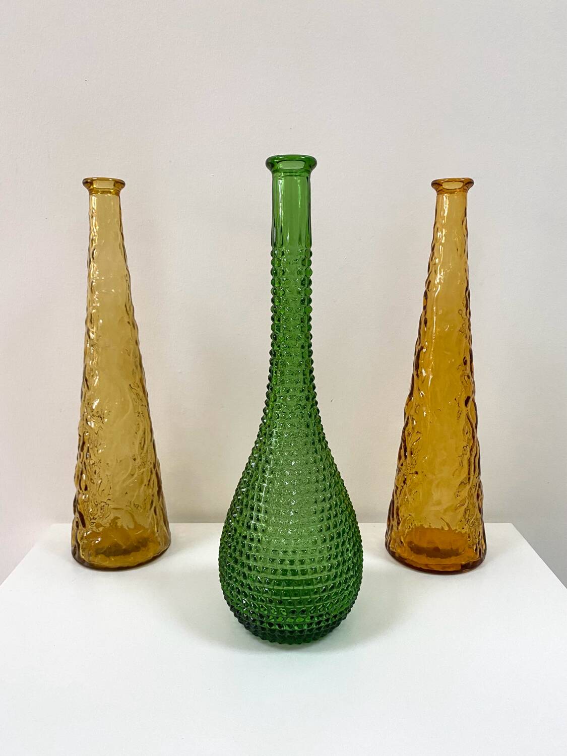 Carafe en verre d'Empoli ambré, Italie années 60