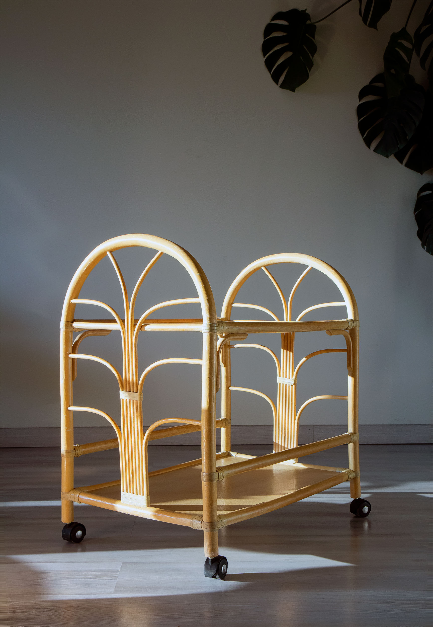 Rolling trolley in rattan from the 70s