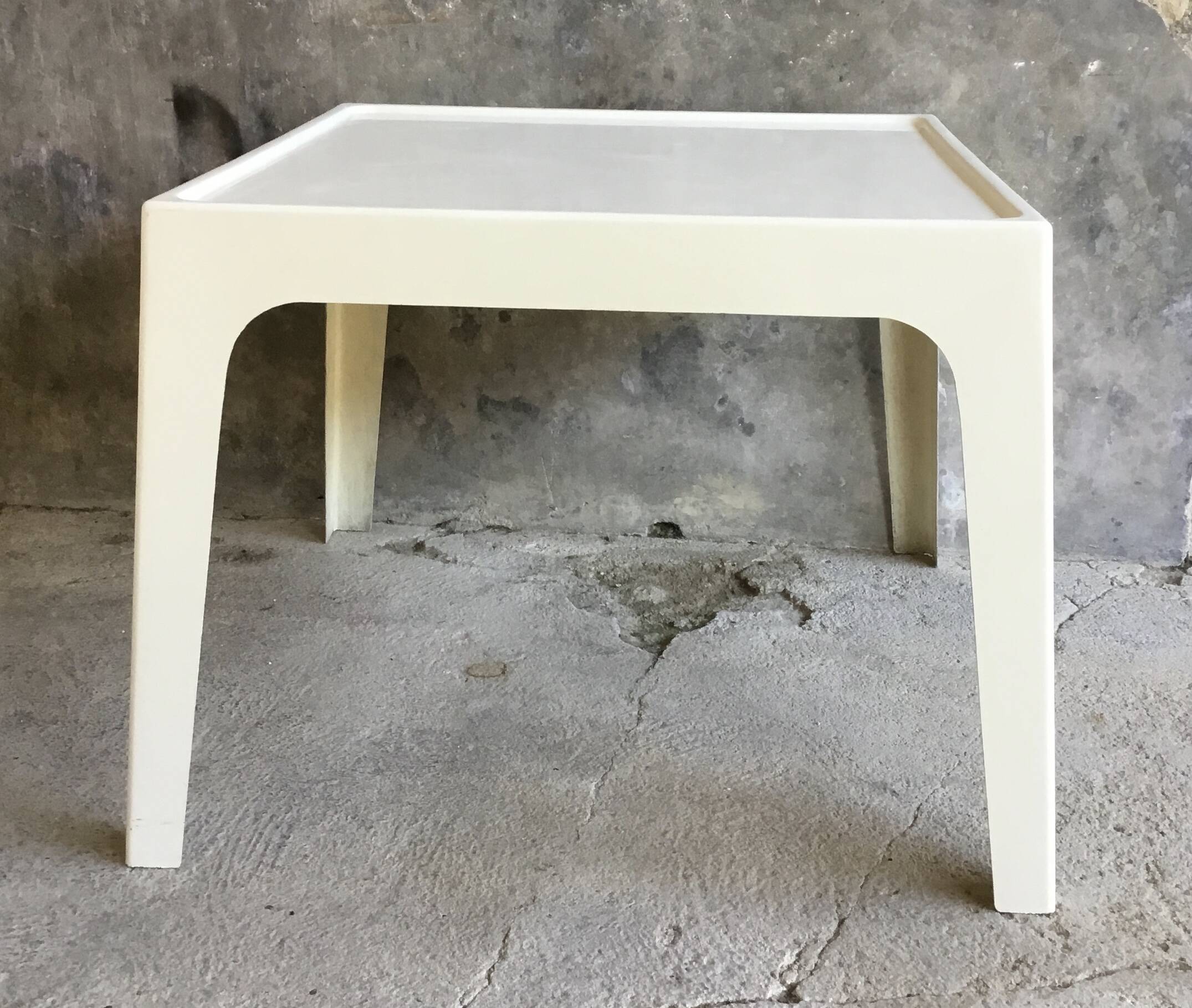 Table à manger carrée en fibre de verre - design space-age 1960