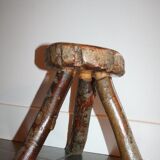 Tabouret de ferme en bois brut tripode