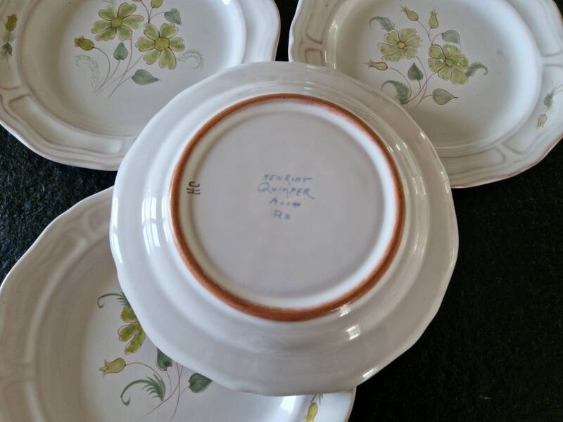 Henriot Quimper - Set of 4 glazed terracotta dessert plates