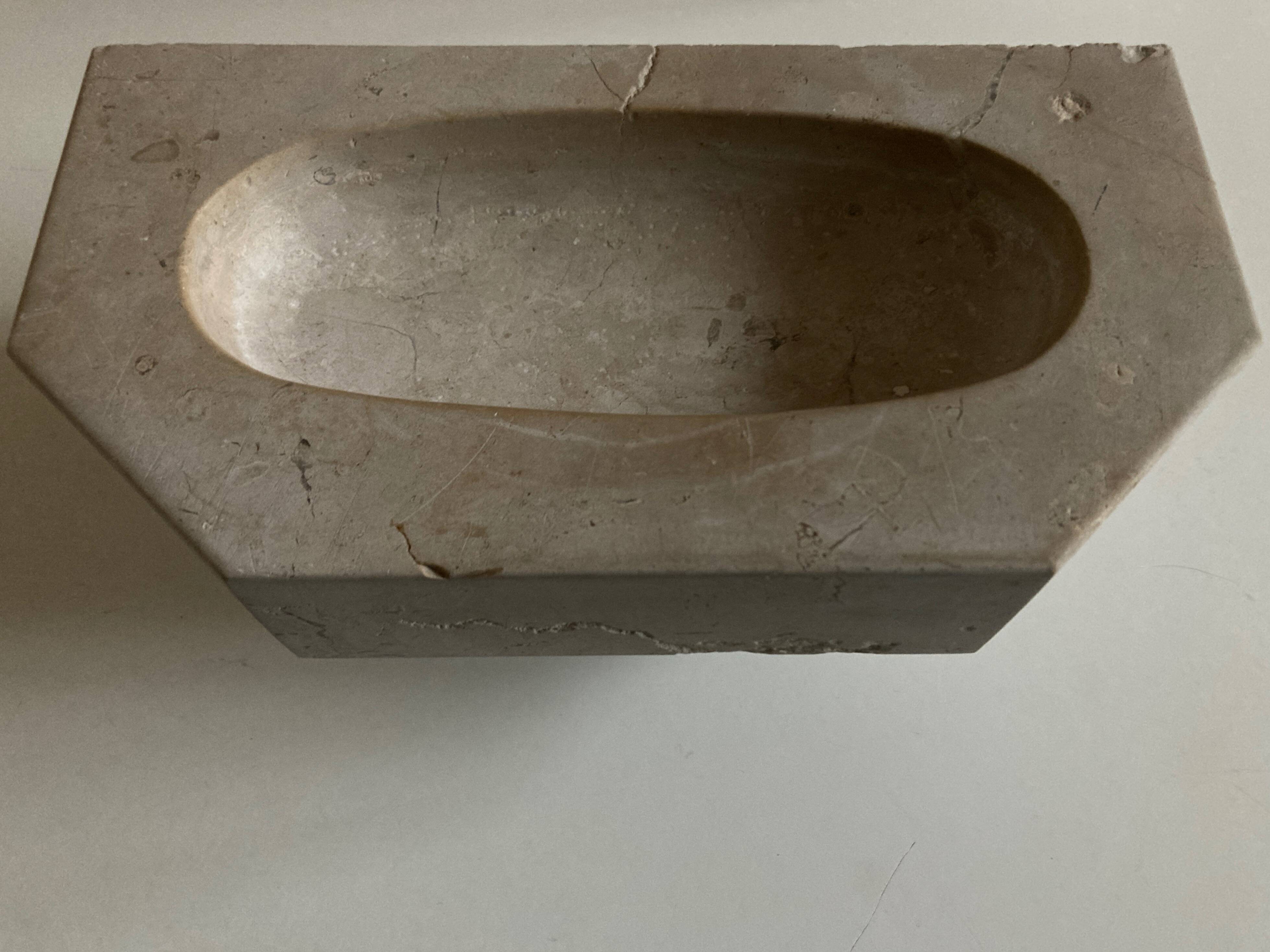 Monastery stone font XS bastide soap holder
