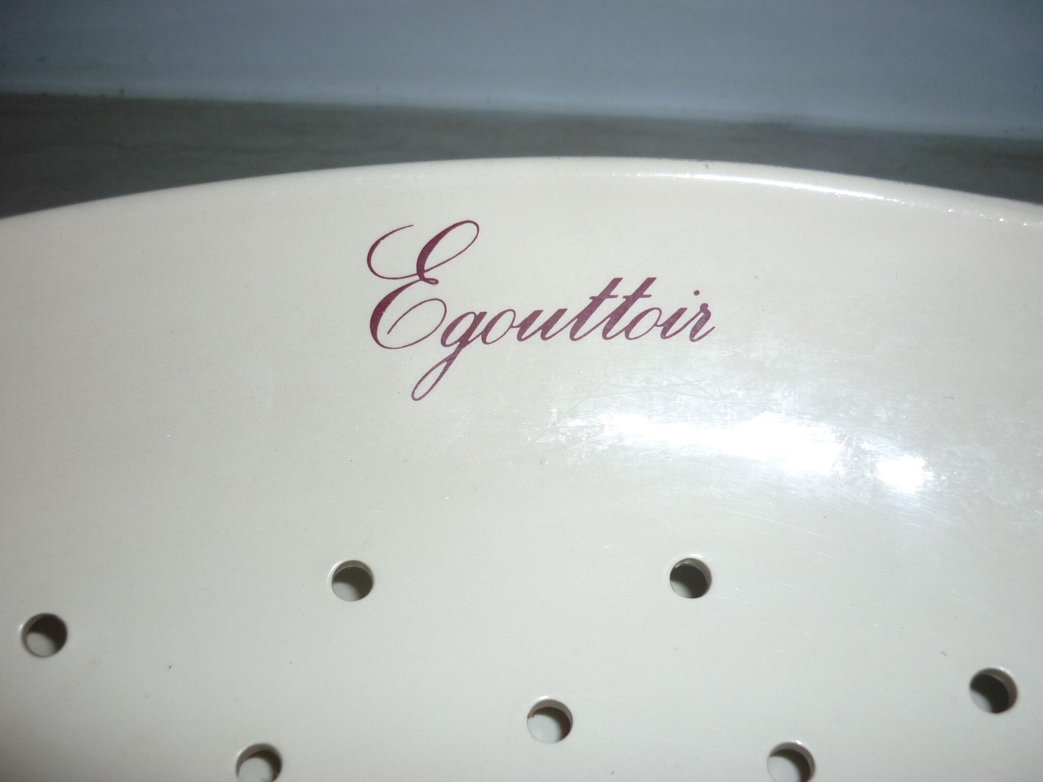 Asparagus drainer on tray