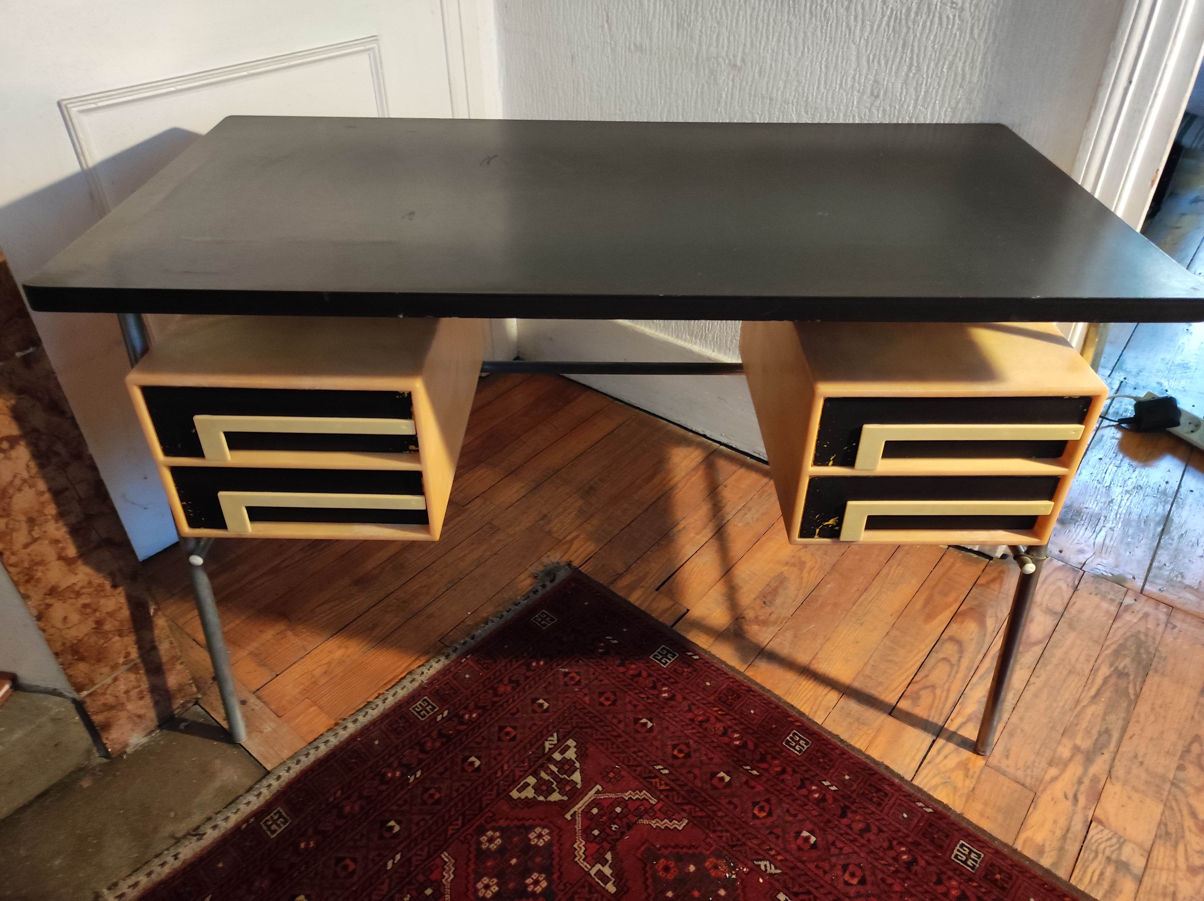 Bureau 1960