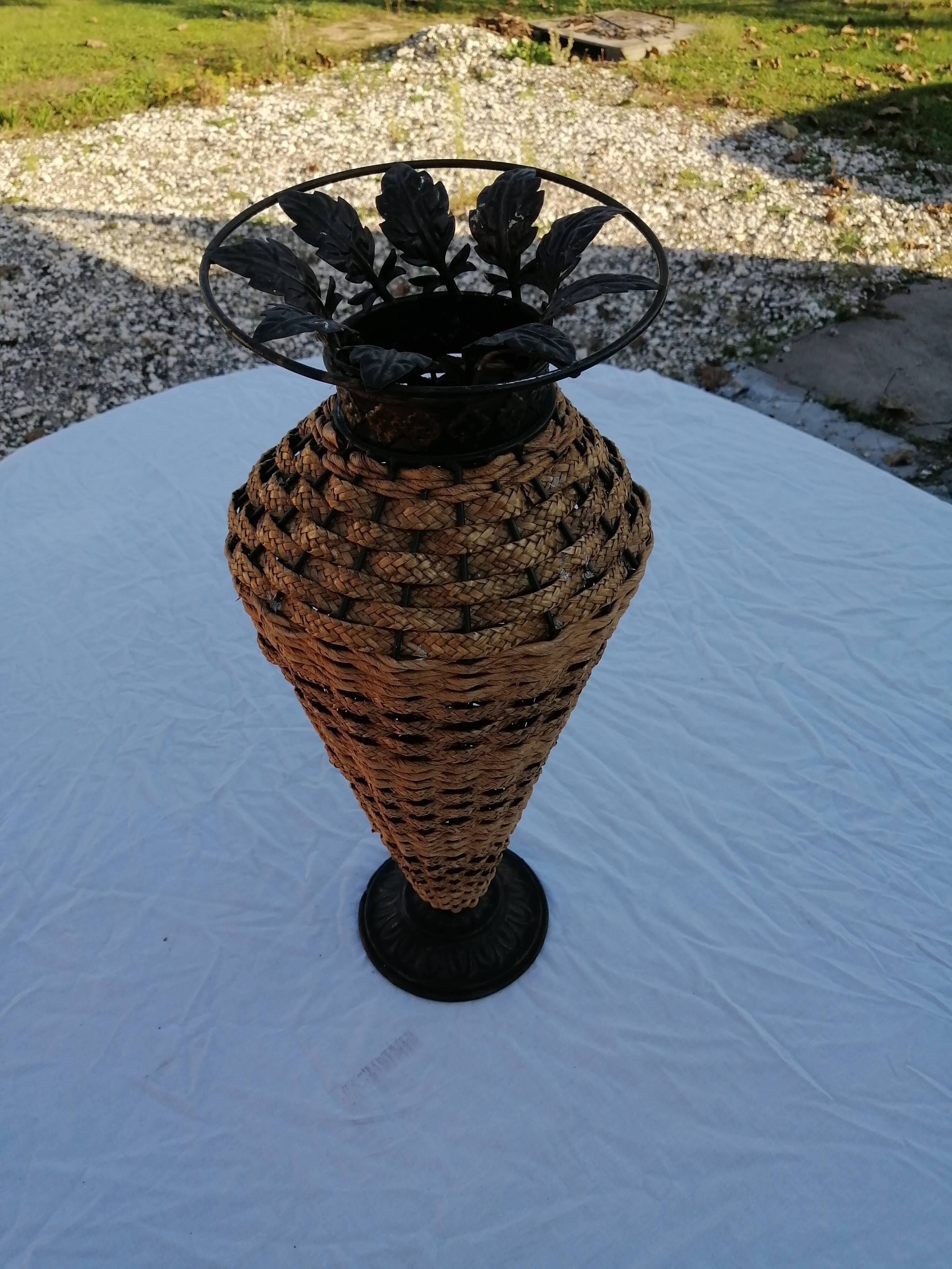 Bamboo vase braided