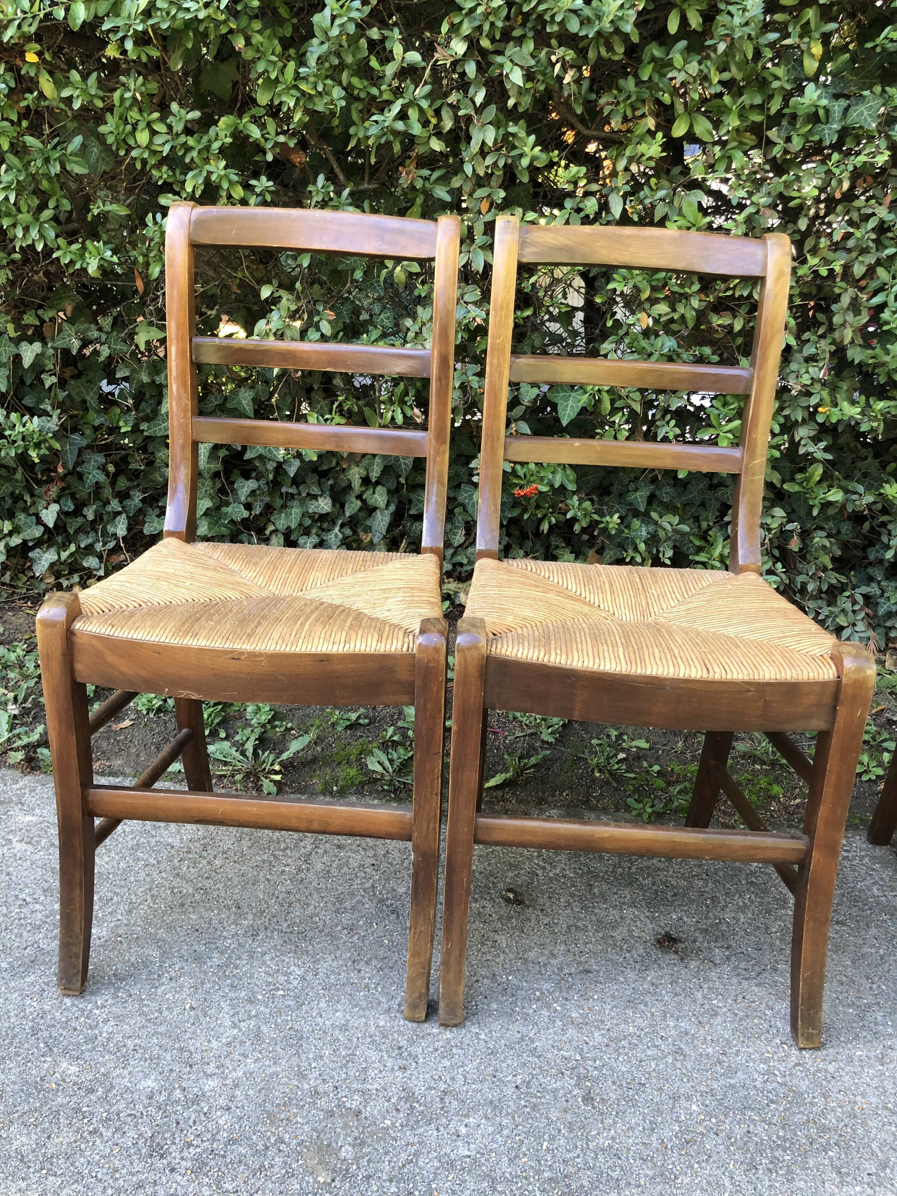 Six rustic mulched chairs