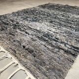Black carpet found 152x227cm