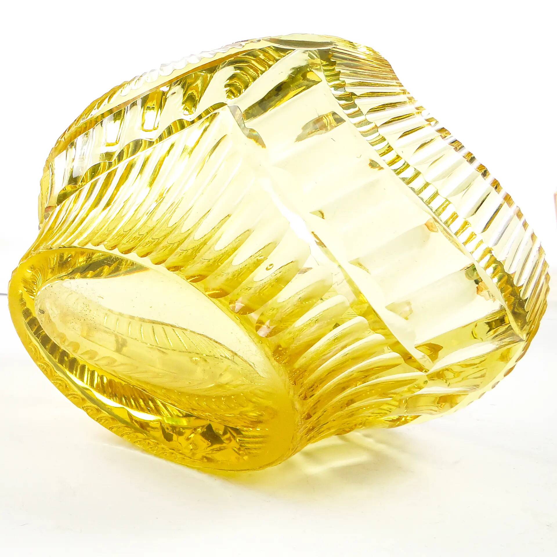 Art Deco jardiniere, lemon crystal, designed by R. Hlousek, Moser, Czechoslovakia, 1930s