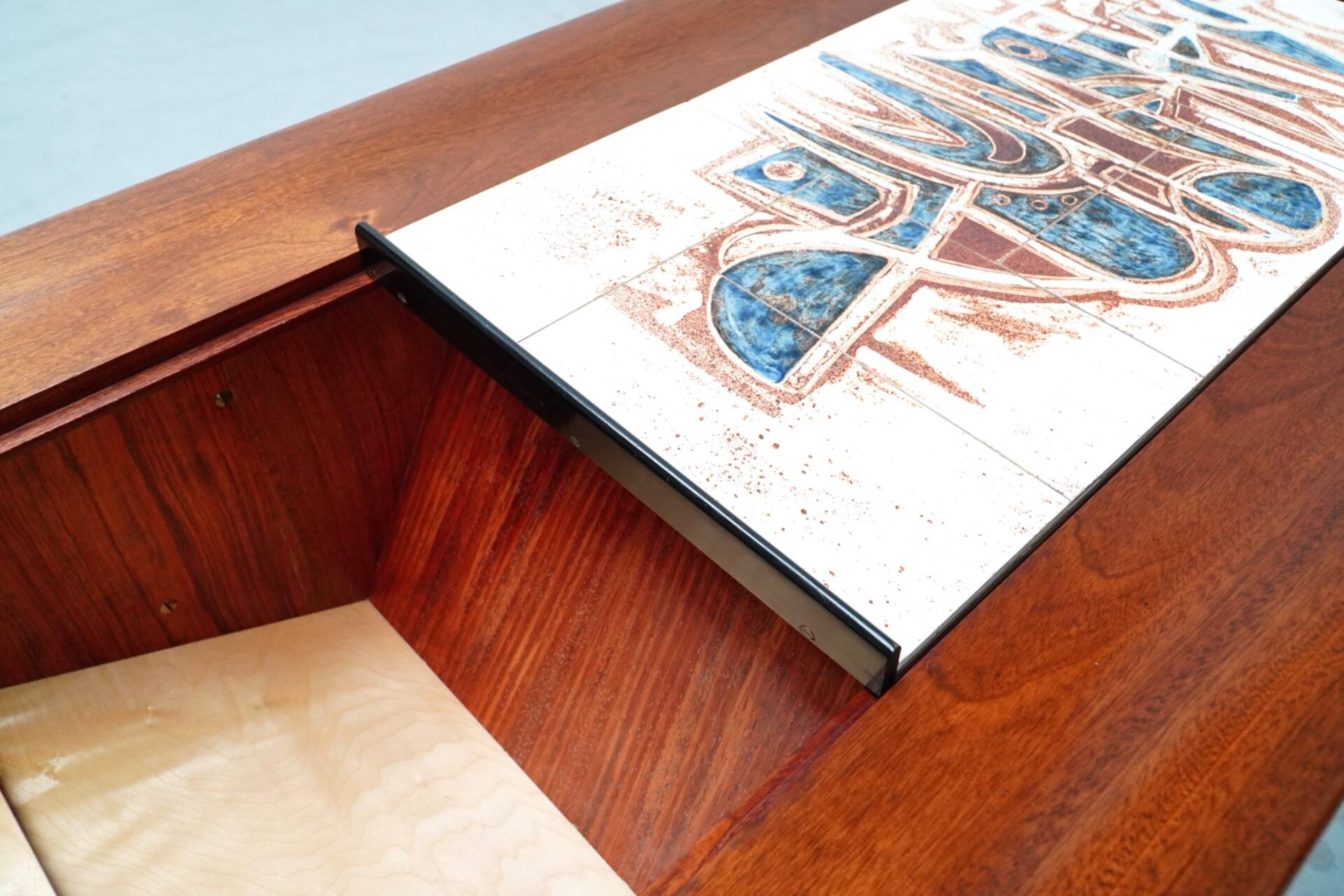 Alfred Hendrickx, Coffee Table Model 210 with Built-In Bar
