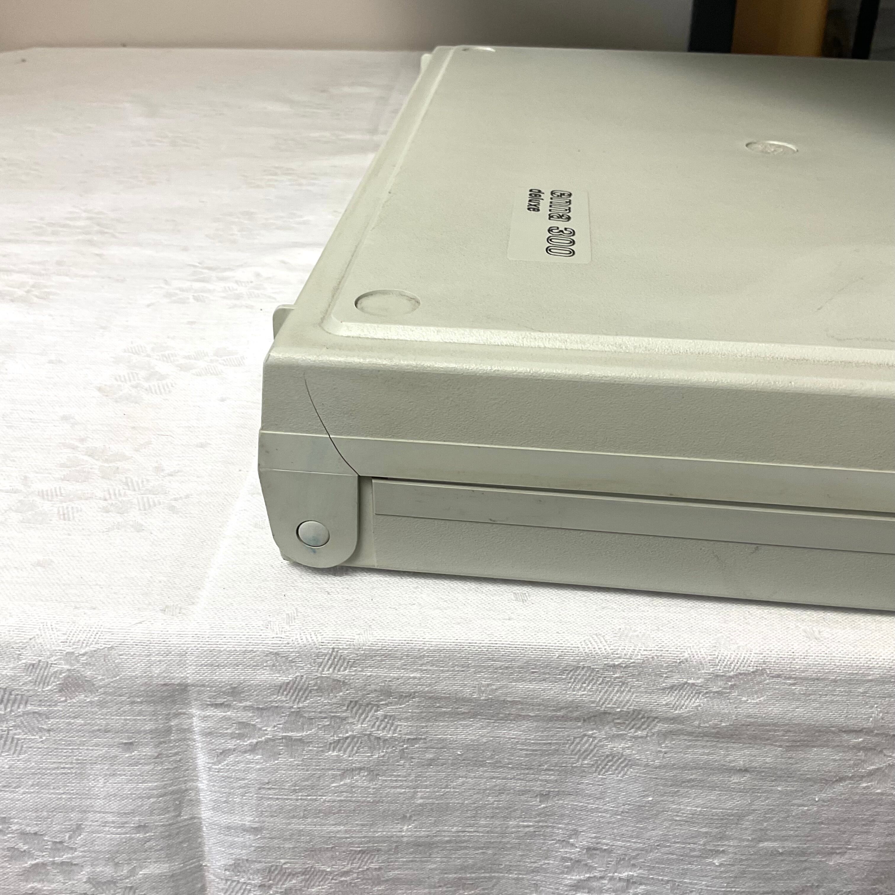 Reflecta AF 1800 slide projector + slide lockers