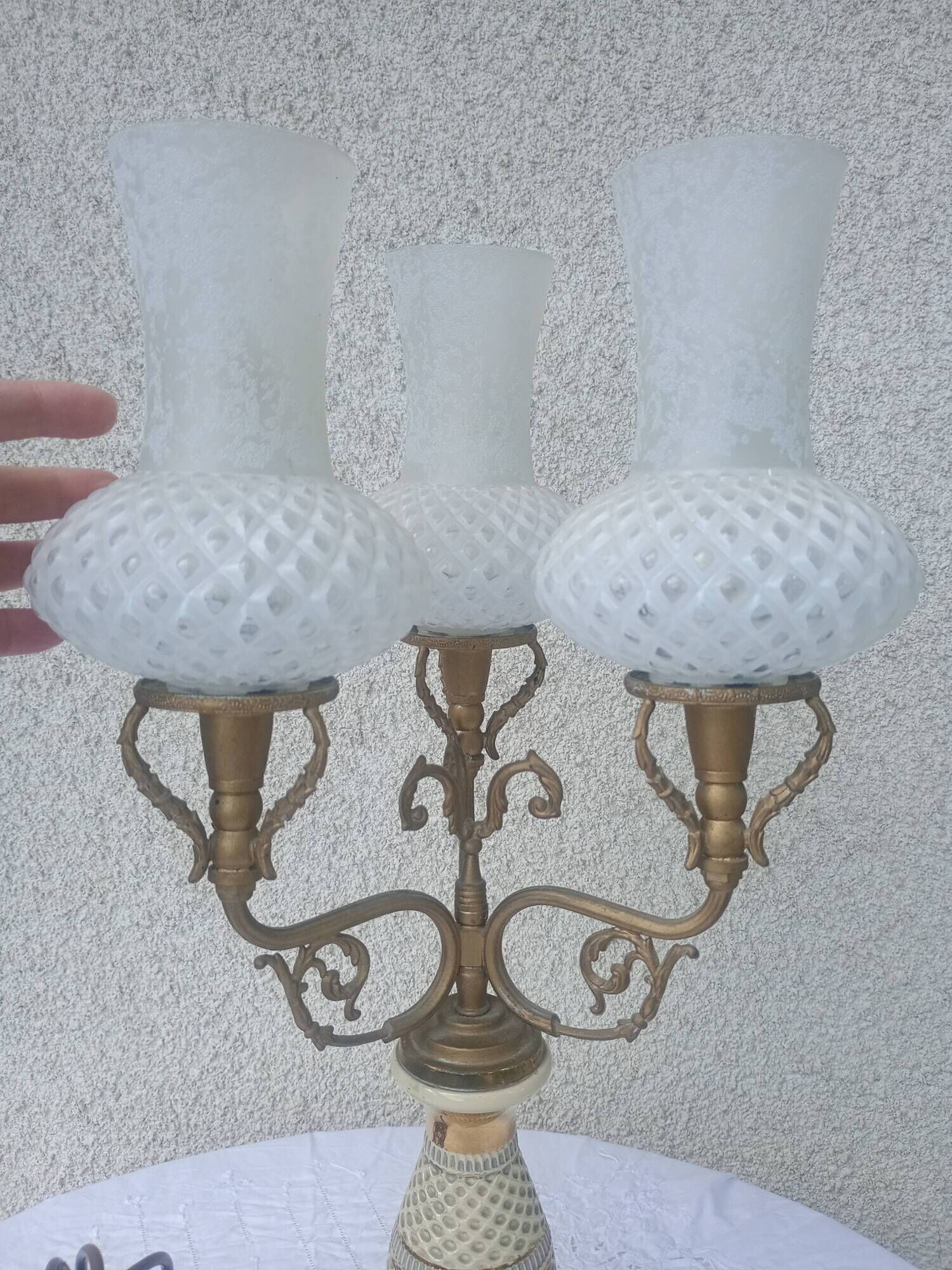 Florentine Italy ceramics - 3 arms of golden metal light - glass tulip