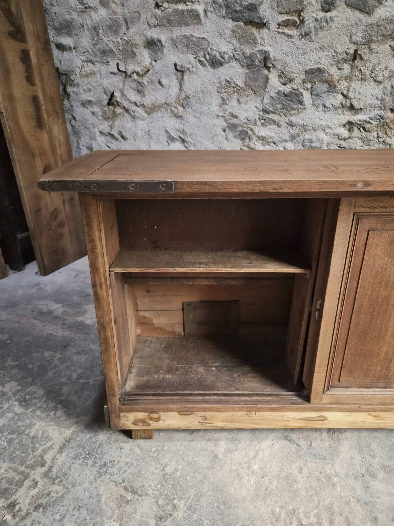 Pharmacy counter in antique oak / kitchen island, circa 1870–1900