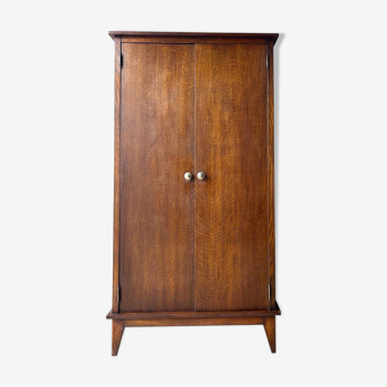 Armoire parisienne