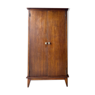 Armoire parisienne