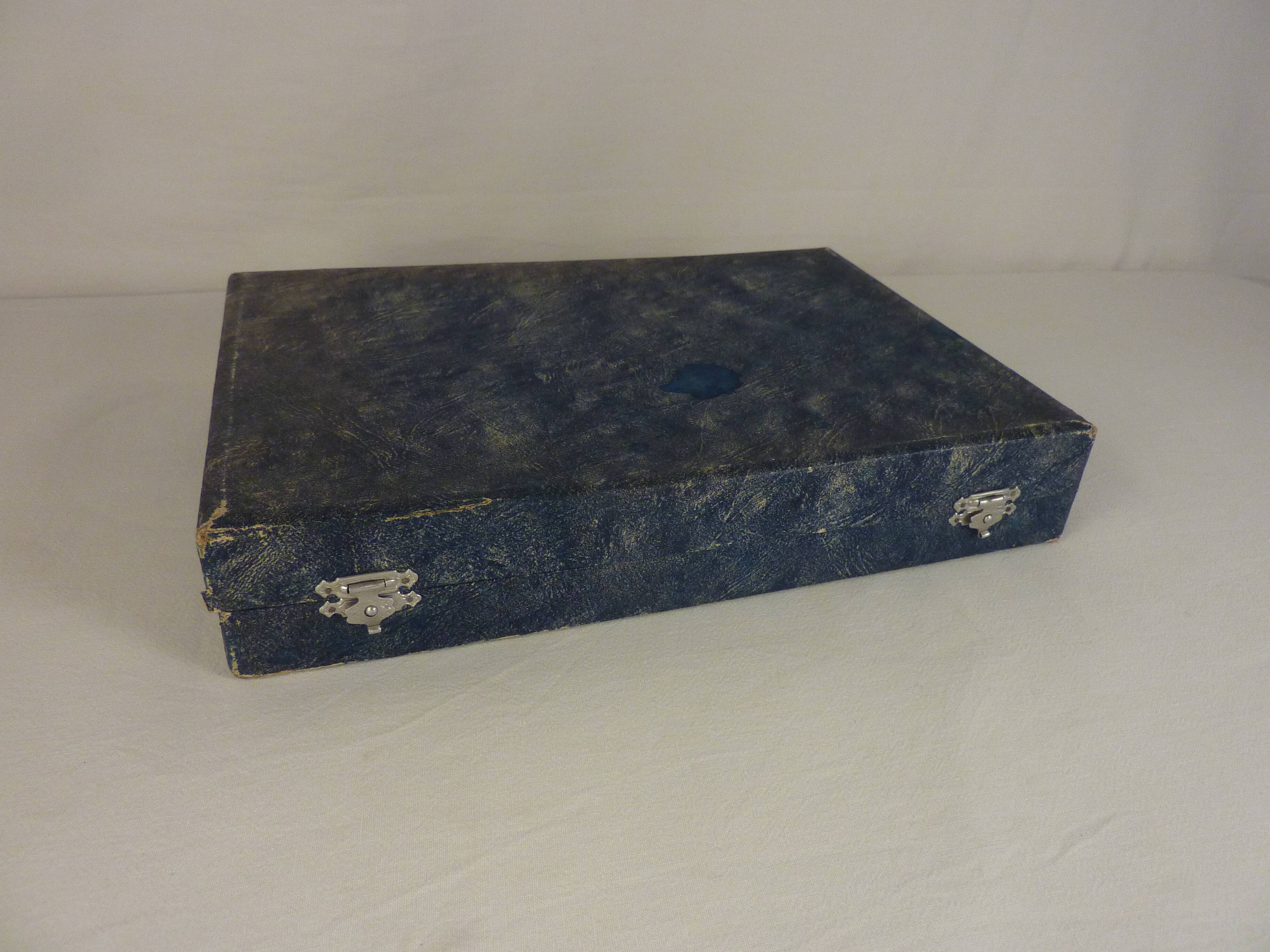 Dessert cutlery in silver metal of the brand Ercuis